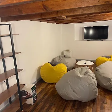 Loft Standing * Πουατιέ